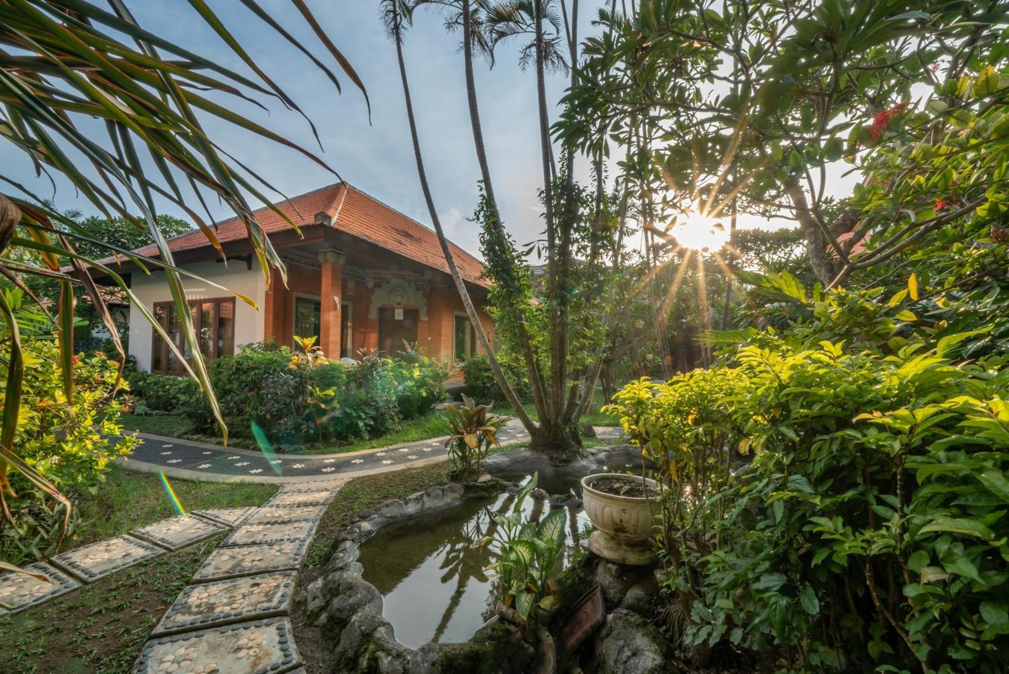 Three Brothers Bungalows & Villas Legian Dış mekan fotoğraf