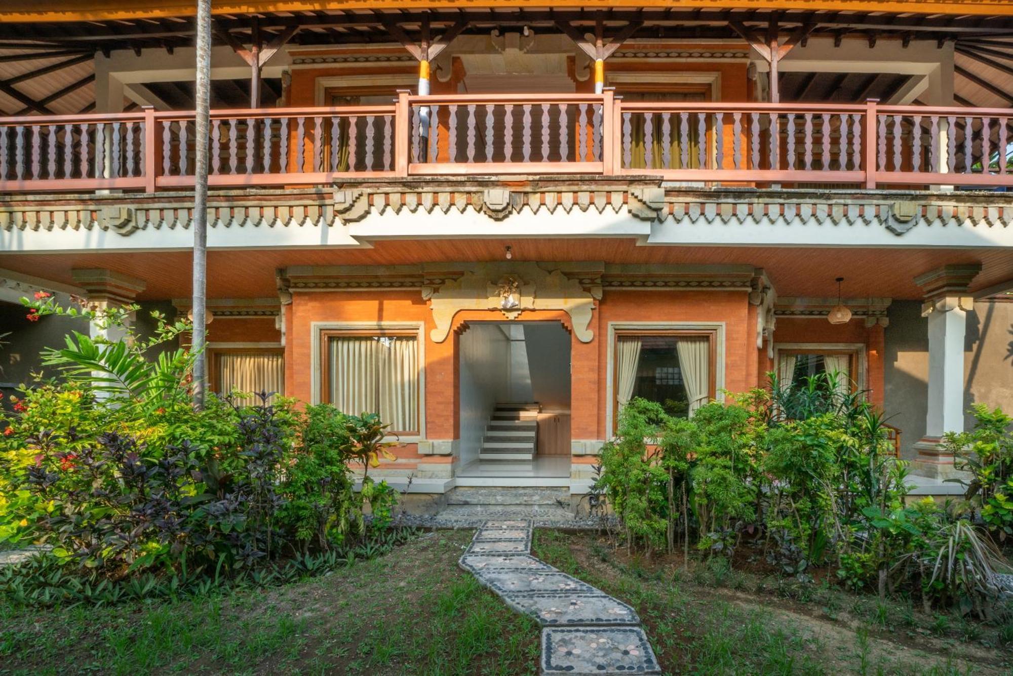 Three Brothers Bungalows & Villas Legian Dış mekan fotoğraf